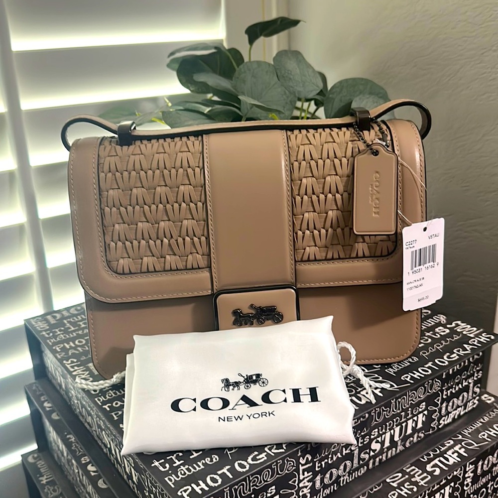 NWT RARE Coach Alie Shoulder bag in taupe